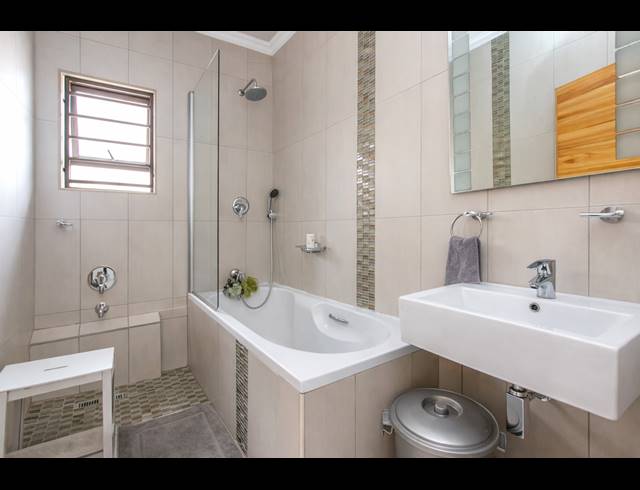 4 BEDROOM FREEHOLD FOR SALE IN MARLBORO GARDENS